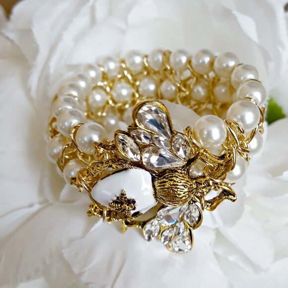 NEW! LUXURY VIBES Queen BEE PEARLS BRACELET - Picture 6 of 7